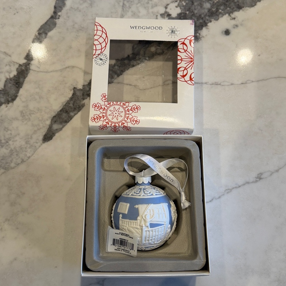 Wedgwood Jasperware Ball Ornaments The Night Before Chiristmas . - Picture 4 of 6